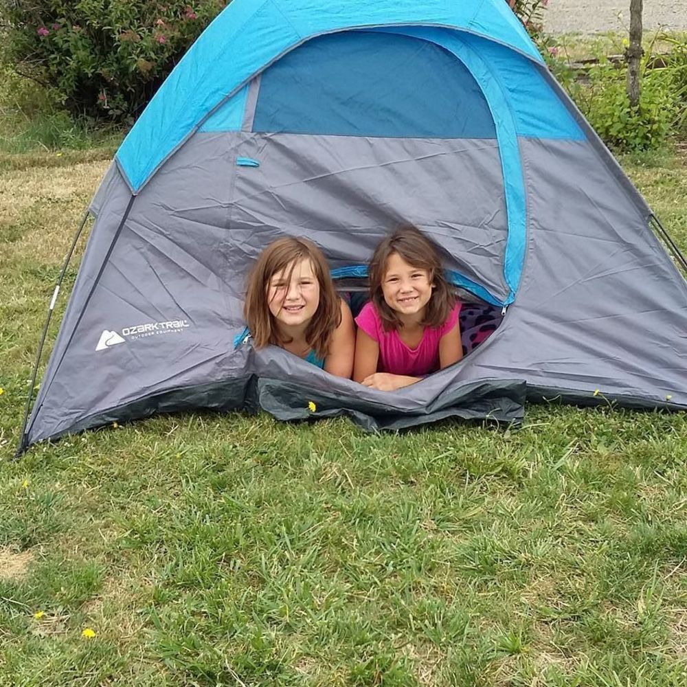 Meet your Posher, Claudia